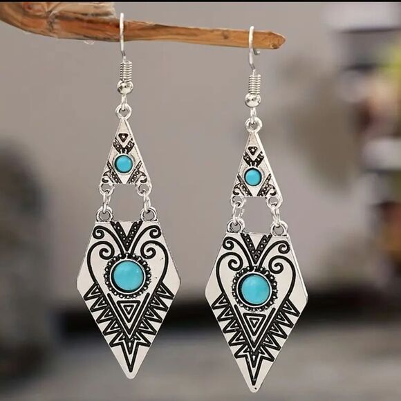 🪷Lightweight SilverTone Turquoise Boho Hook Drop Earrings - Picture 9 of 16